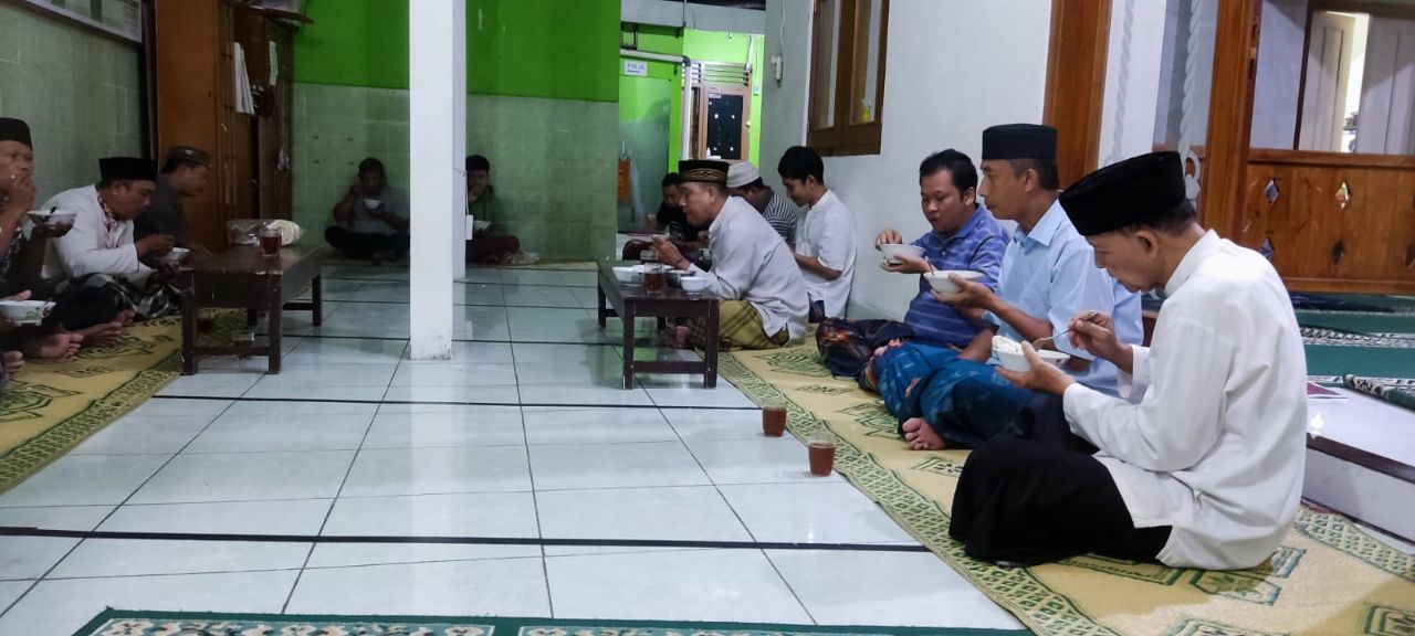 Berbagi Takjil